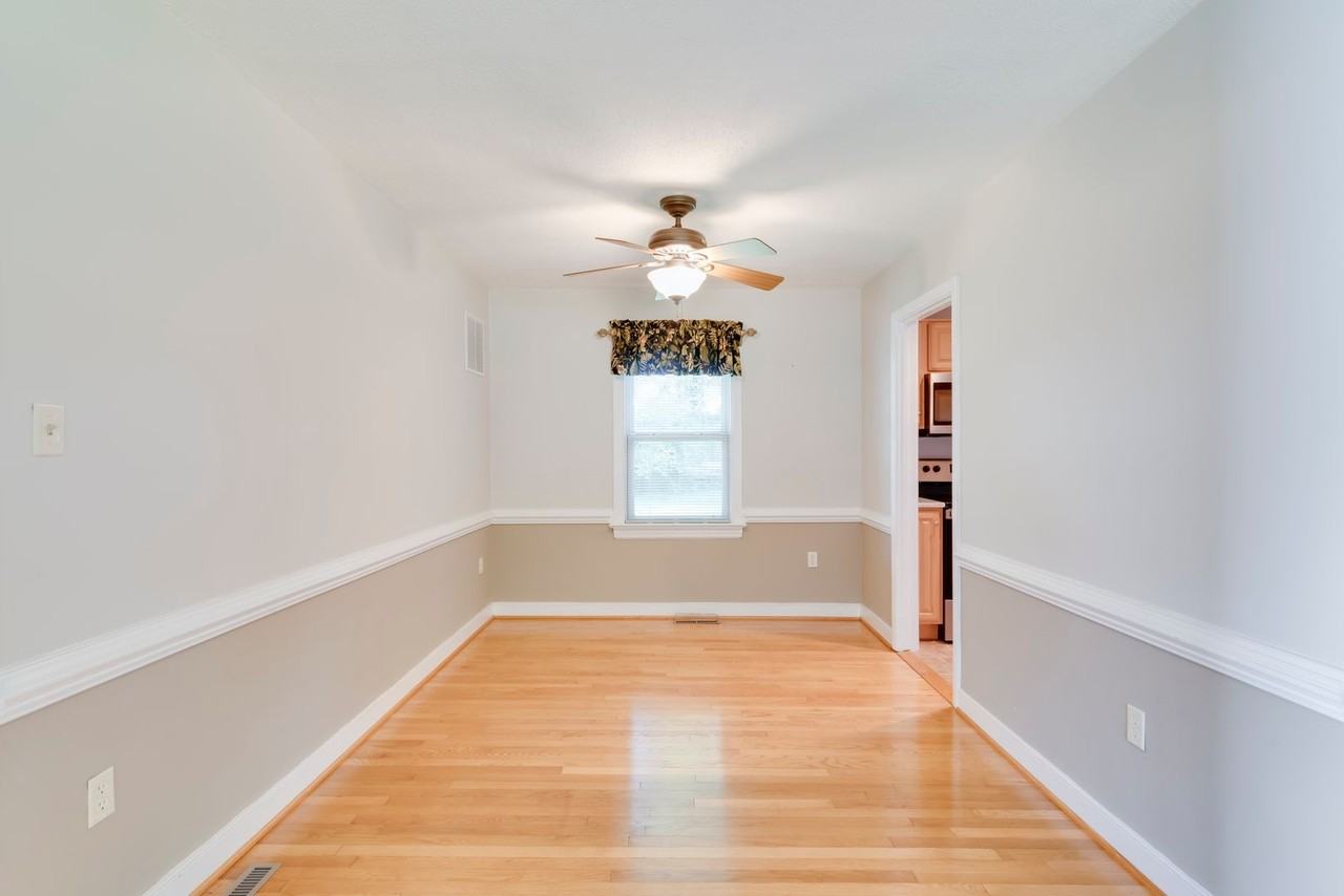 8406 Holly Hill Rd - Photo 4 of 19