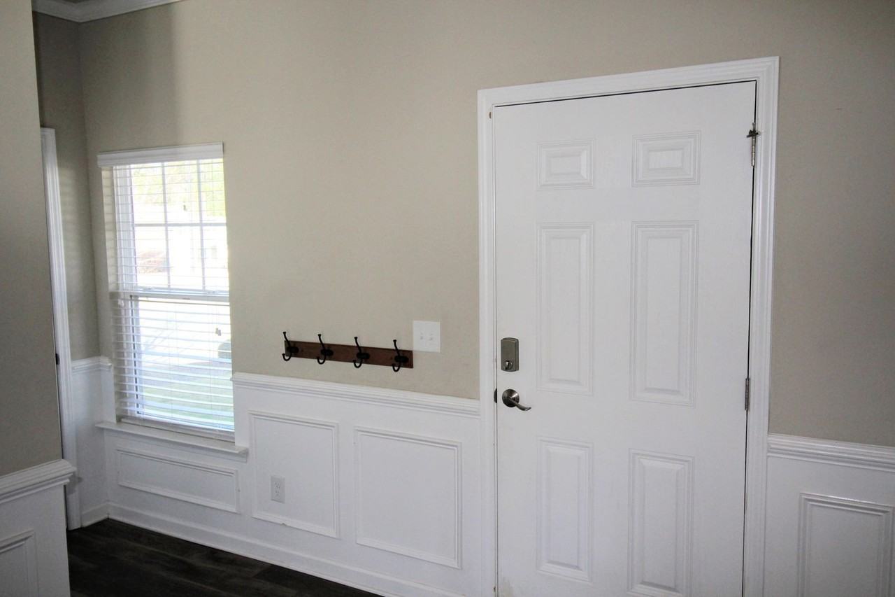 12 Crown Dr - Photo 6 of 20
