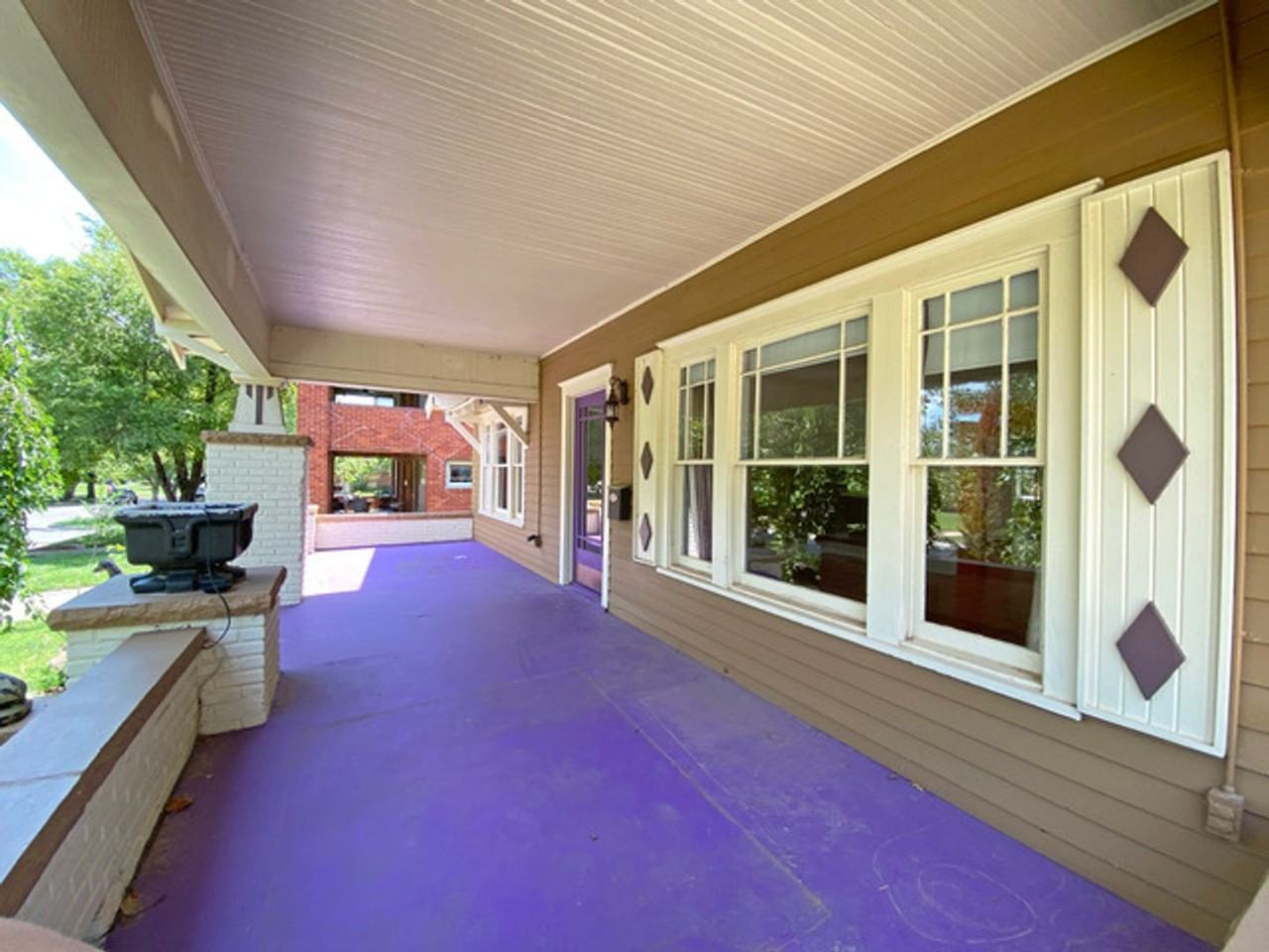 204 Nw 22nd St - Photo 3 of 24