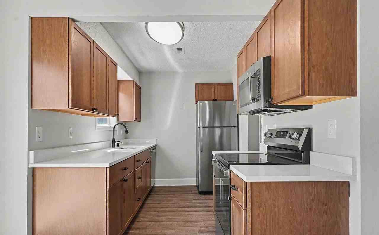 2527 Morningside Dr - Photo 5 of 22