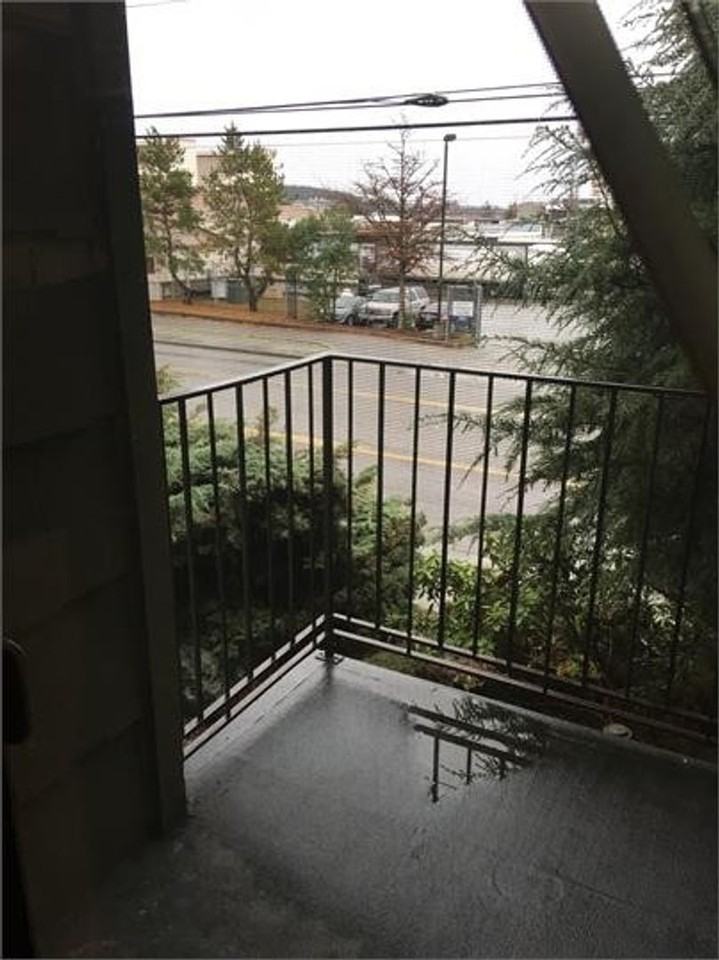 270 Se Barrington Dr Apt A203 - Photo 3 of 9