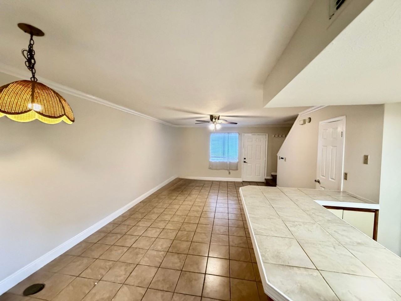 136 Bonnie Ln - Photo 2 of 14