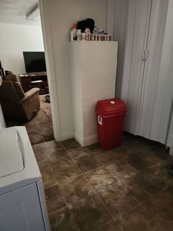 345 N 300 W - Photo 7 of 9