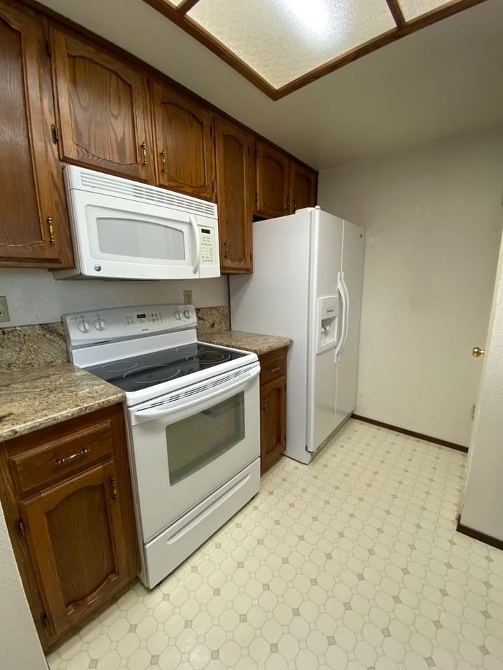 3346 Smoketree Commons Dr - Photo 6 of 23