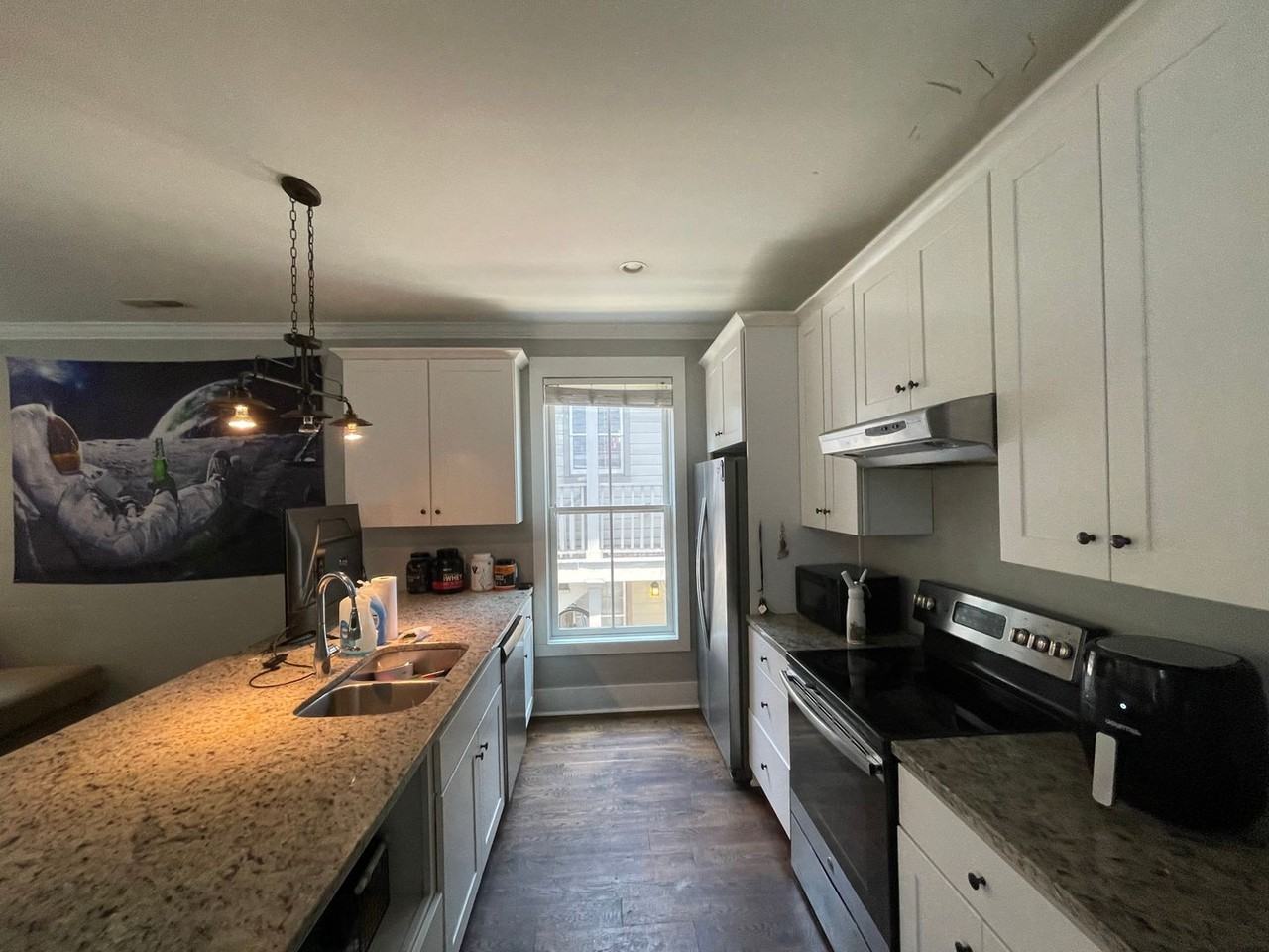 56 America St - Photo 4 of 7