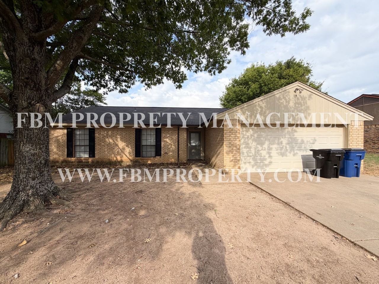921 Park Place Blvd - Photo 2 of 19