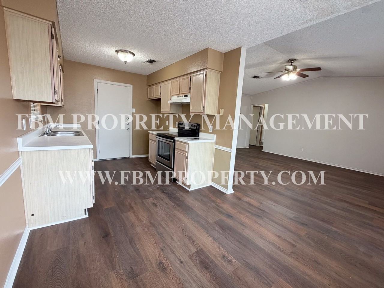 921 Park Place Blvd - Photo 5 of 19
