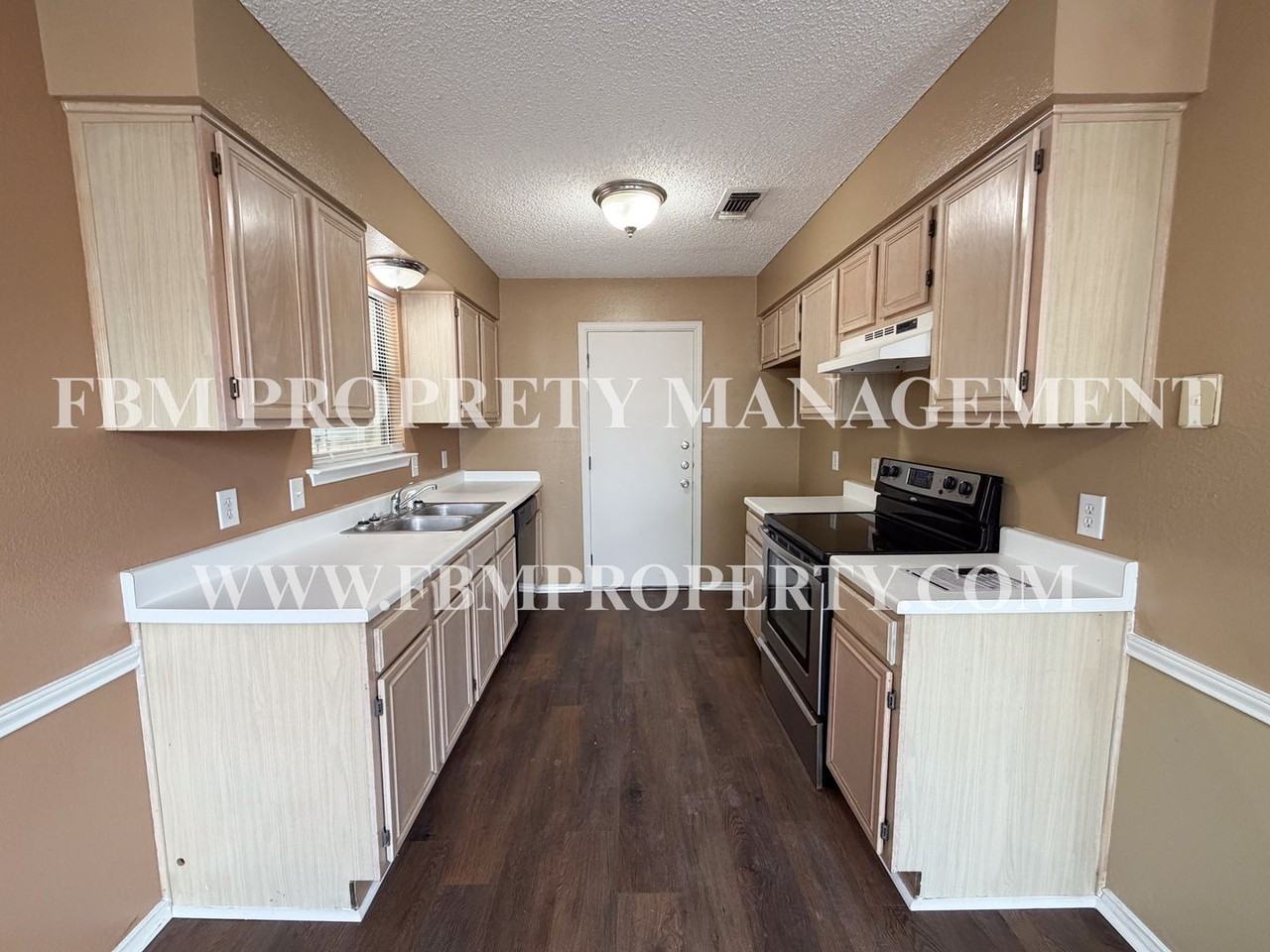 921 Park Place Blvd - Photo 6 of 19