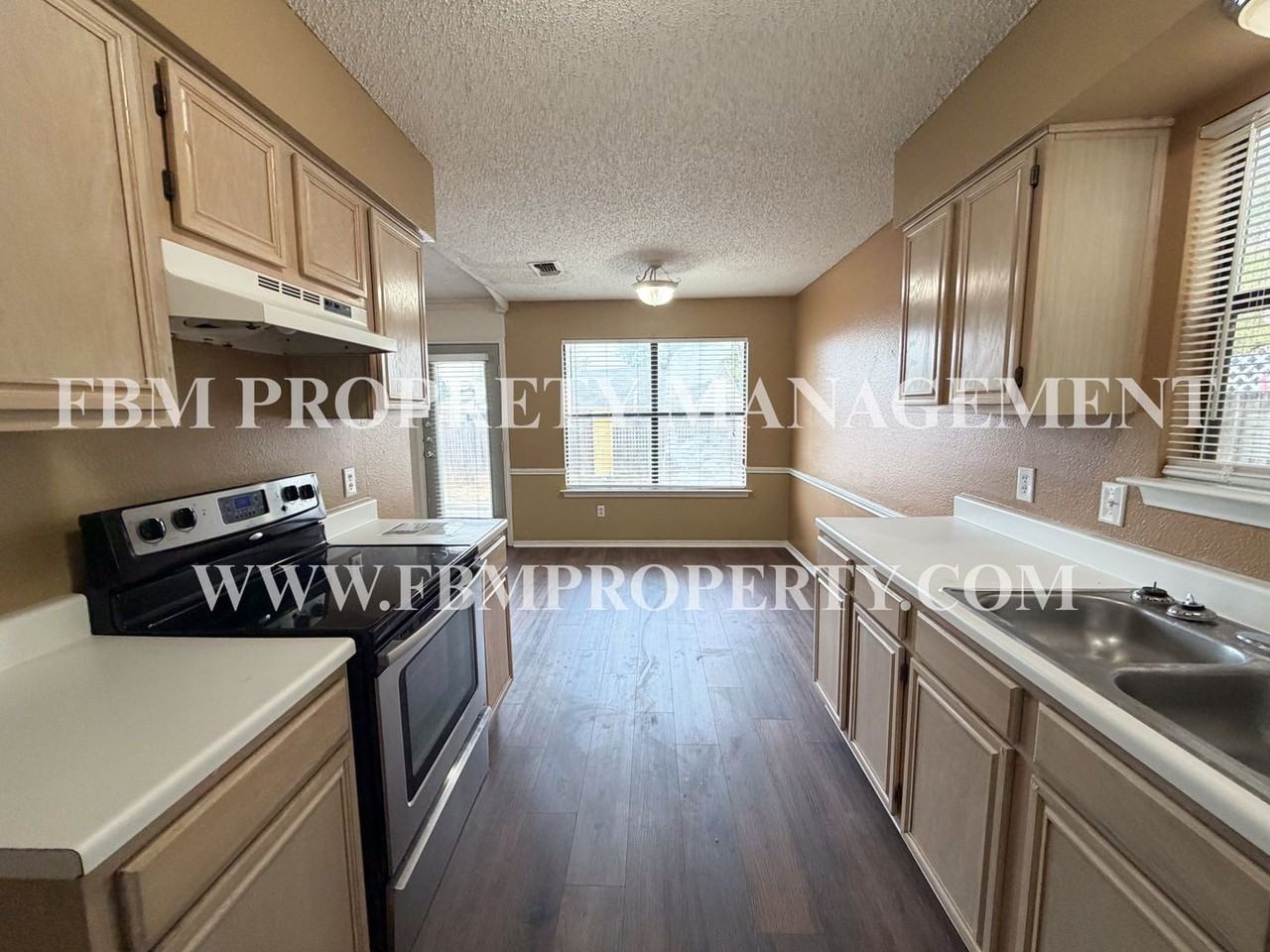 921 Park Place Blvd - Photo 7 of 19