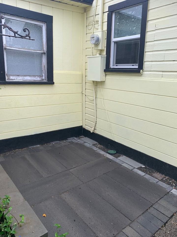 515 1/2 2nd St Se - Photo 4 of 8