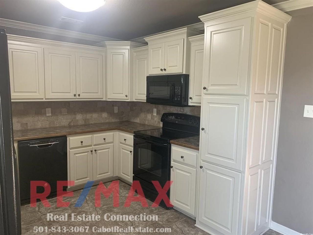 63 Castleton Dr - Photo 5 of 15