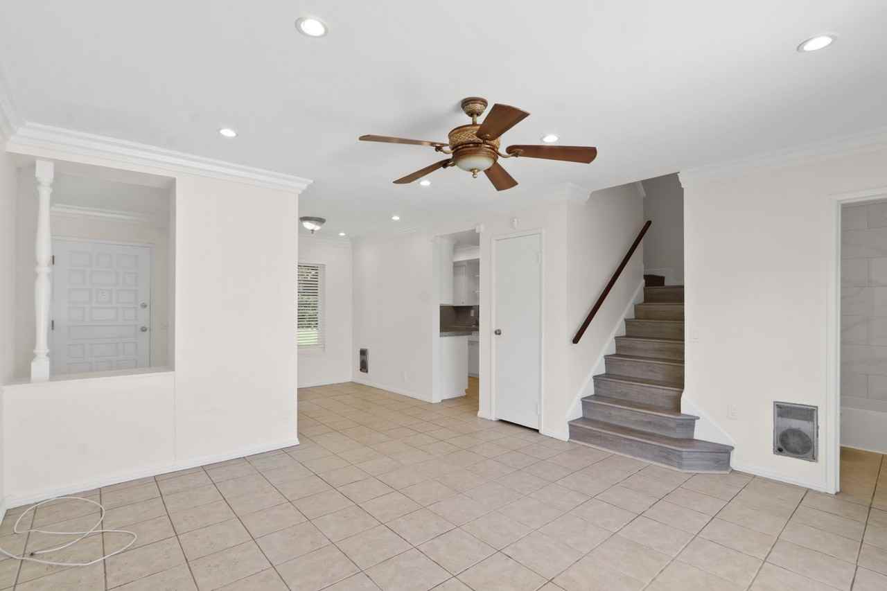 3193 College Ave - Photo 3 of 16