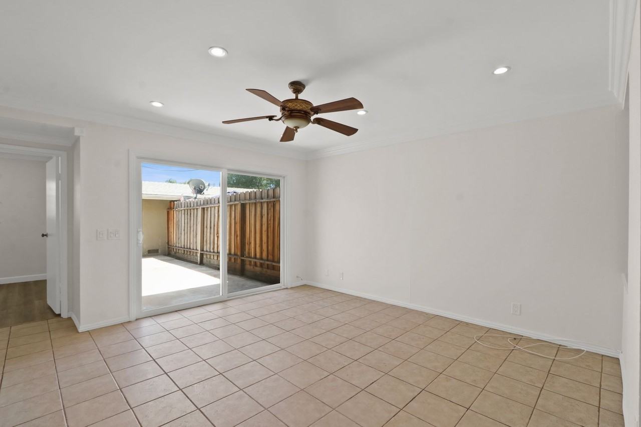 3193 College Ave - Photo 4 of 16