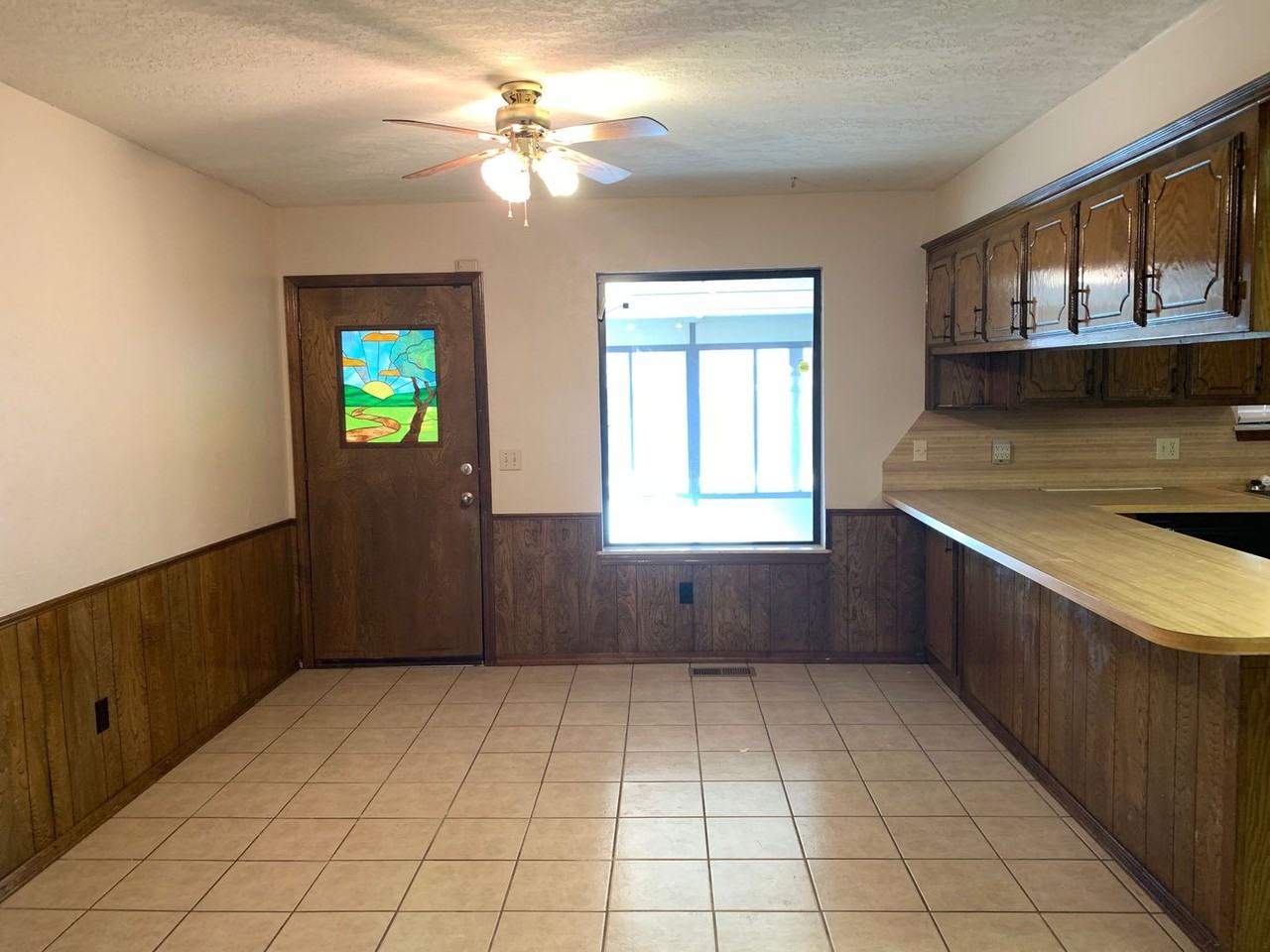 518 Garland Ct - Photo 2 of 20