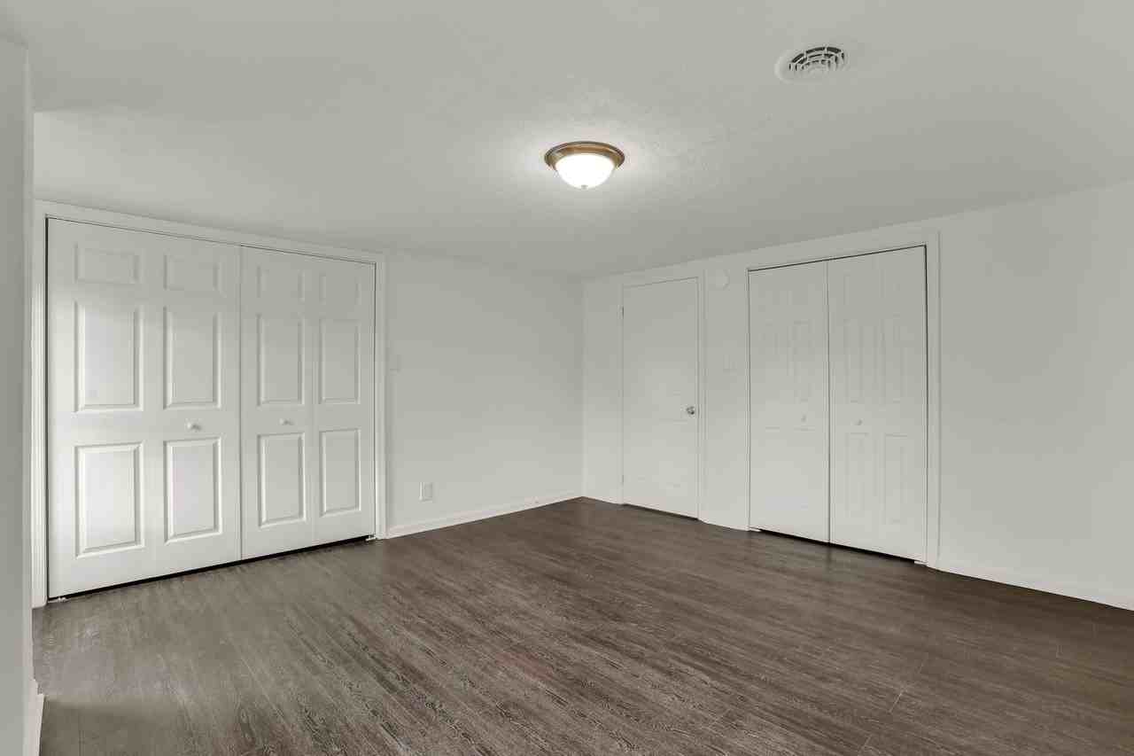 569 Pleasant St - Photo 6 of 24