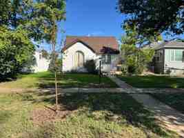 featured image of 618 E 27th St