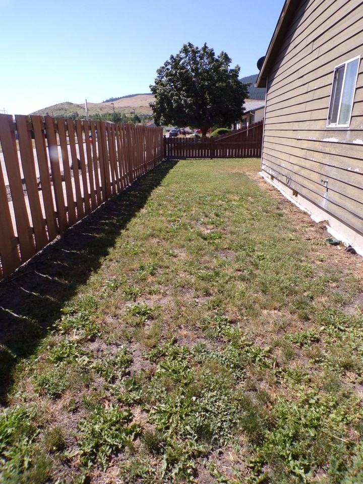 2228 Jakob Ave - Photo 3 of 4