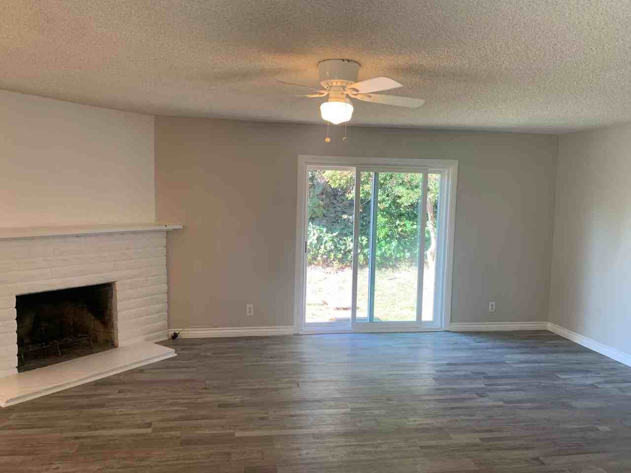 24214 Hamlin St - Photo 4 of 20