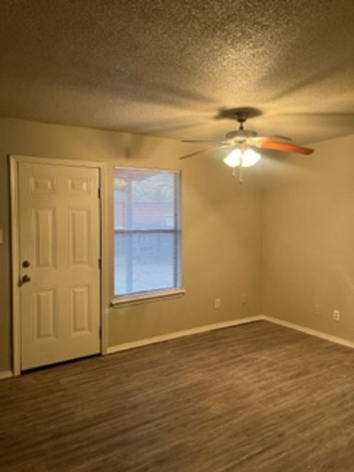 6825 Independence St - Photo 6 of 7