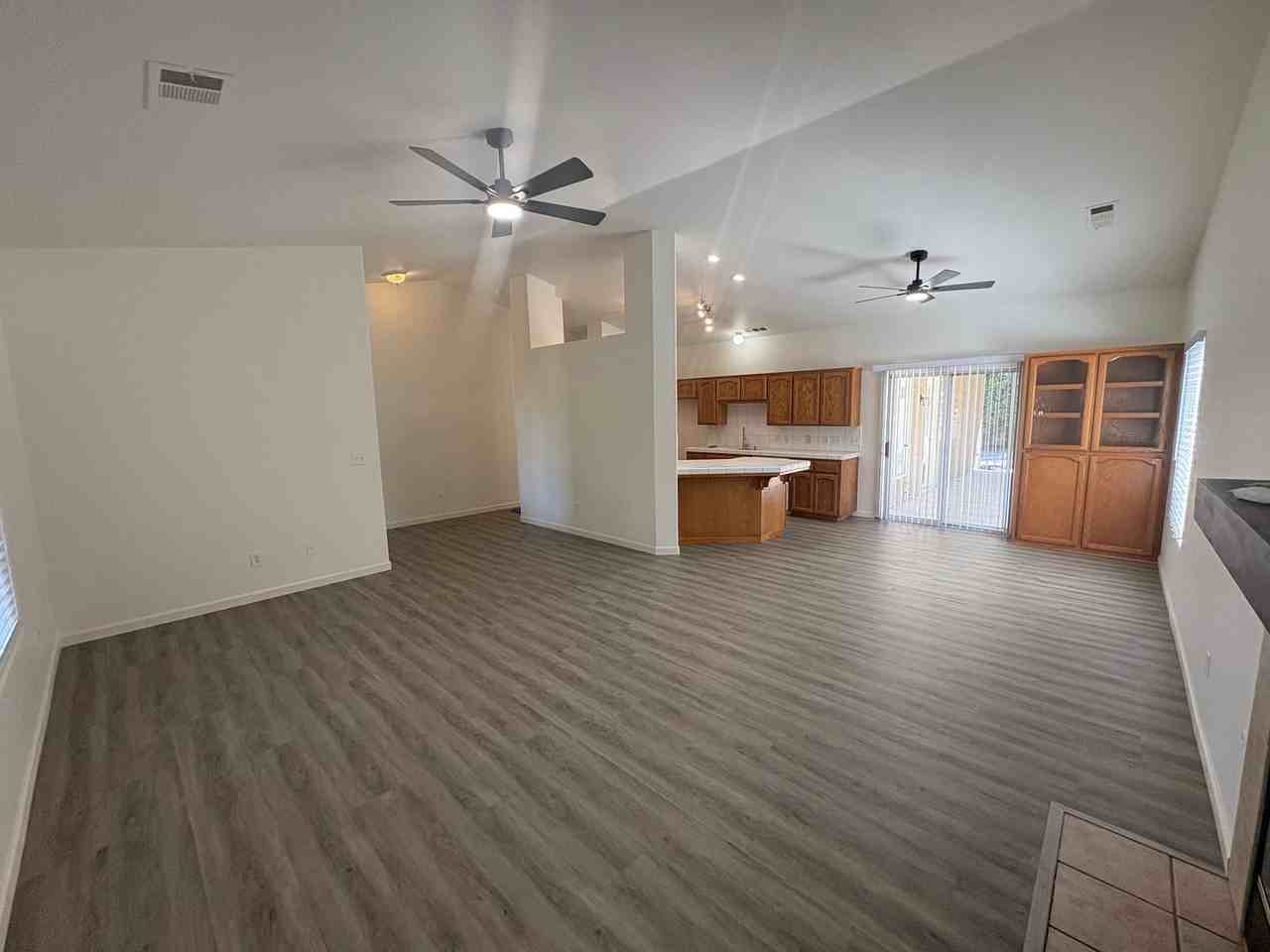 1106 N Crenshaw St - Photo 6 of 39