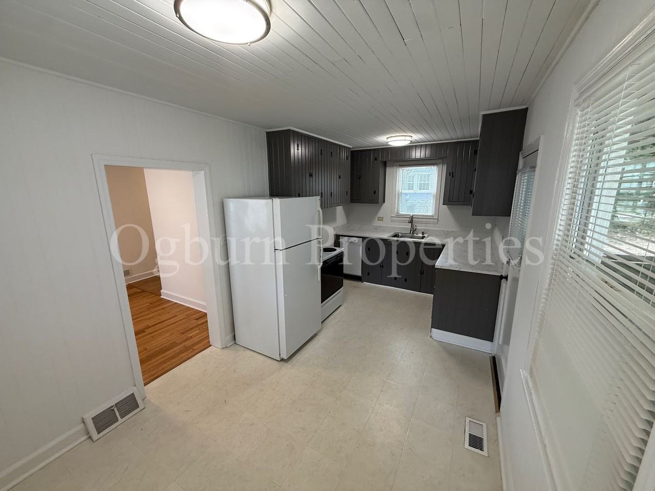 2363 Jefferson Ave - Photo 5 of 12