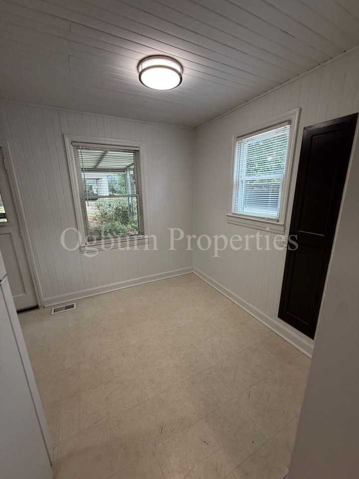 2363 Jefferson Ave - Photo 6 of 12