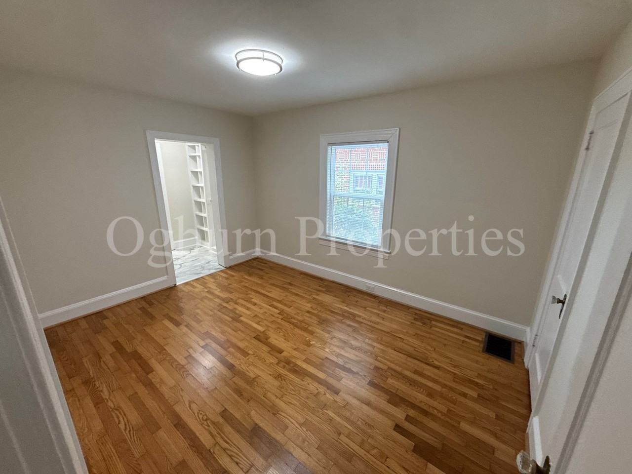 2081 Queen St - Photo 7 of 15