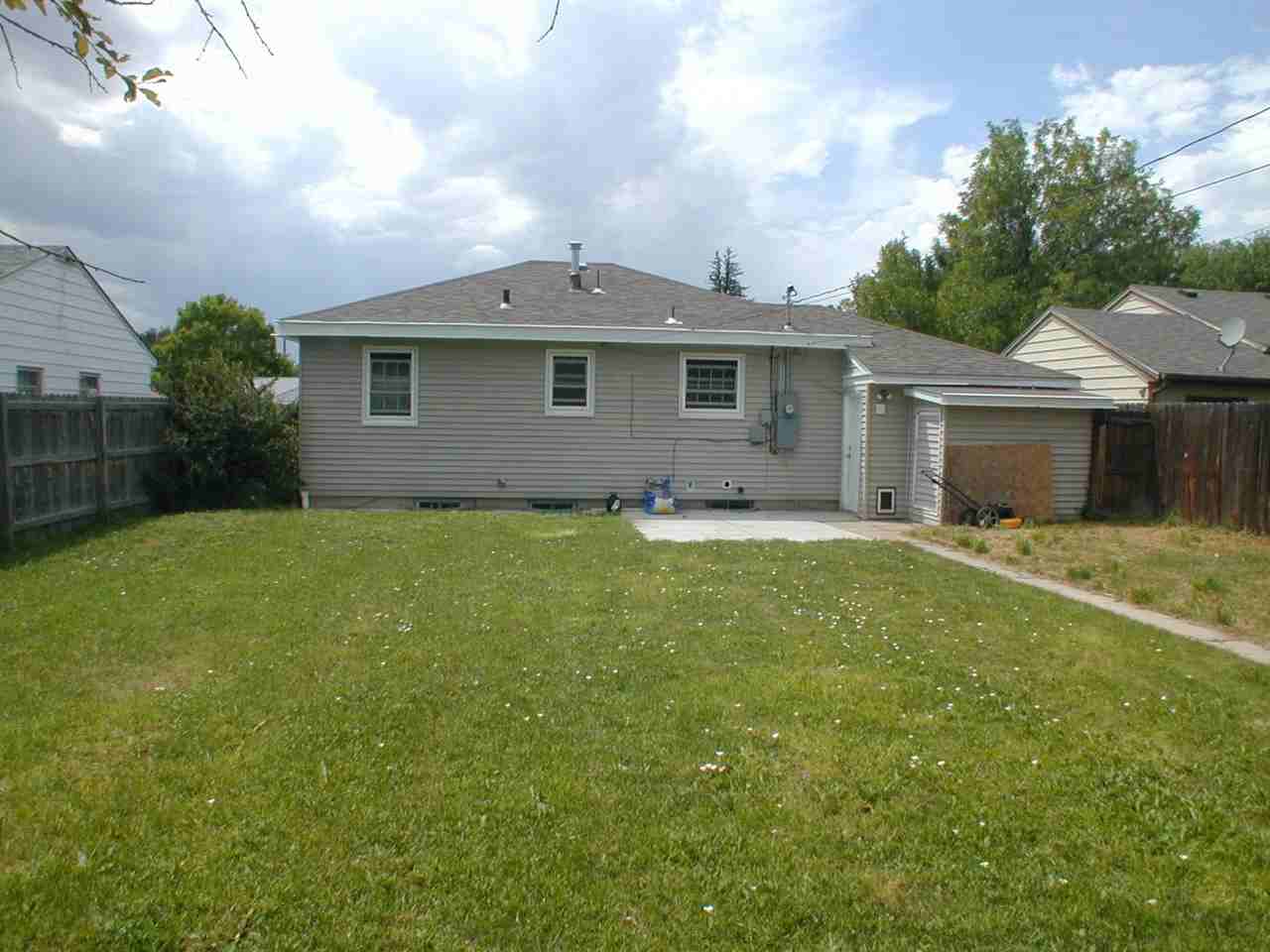 3615 Alexander Ave - Photo 2 of 20