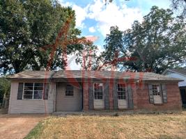 featured image of 1435 Vicksburg Dr