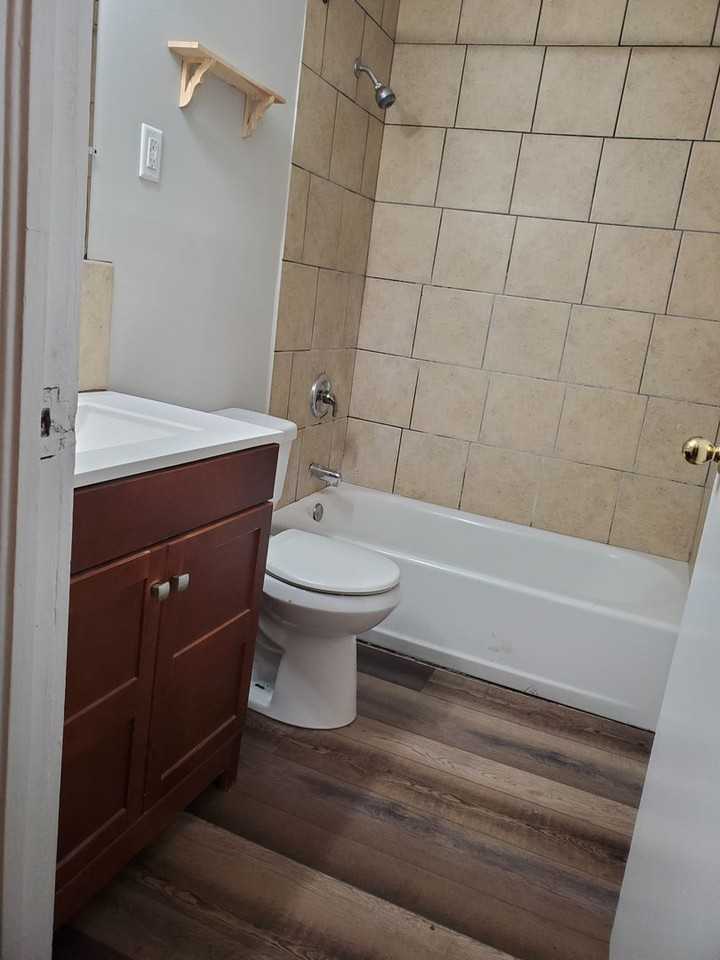 258 Croatan St - Photo 4 of 7