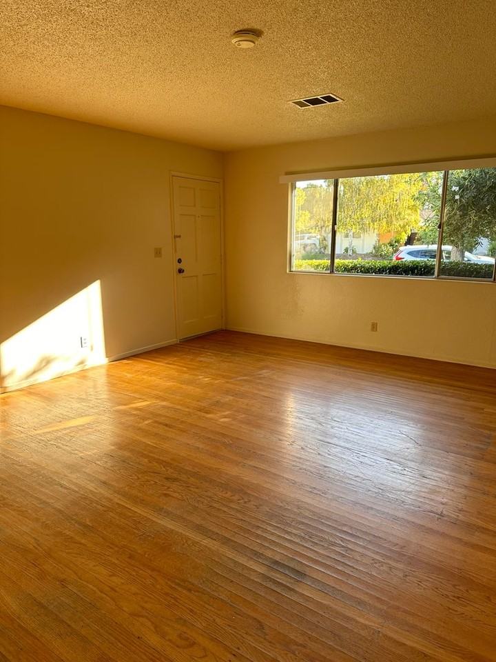 2701 Blackburn Dr - Photo 4 of 24