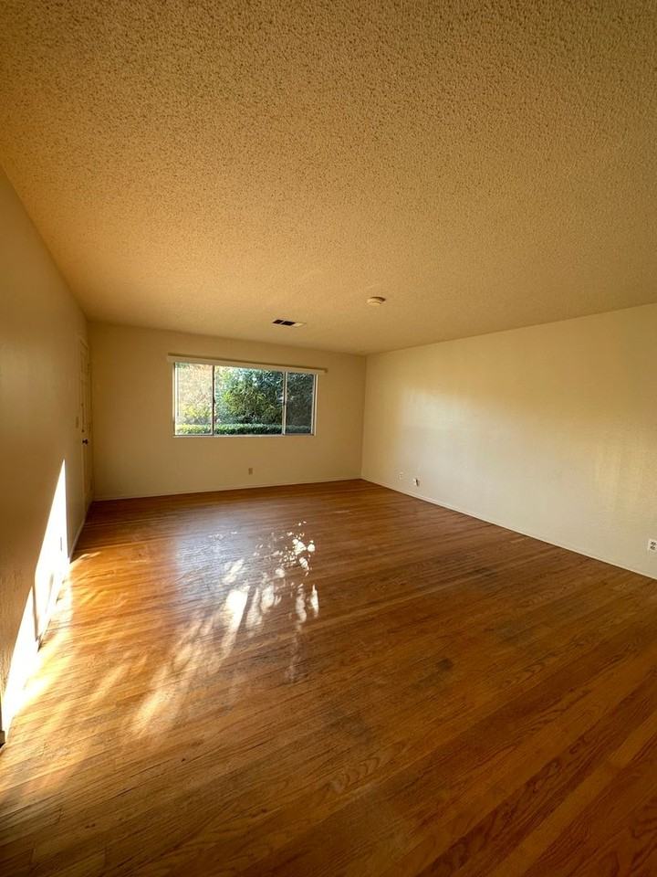 2701 Blackburn Dr - Photo 5 of 24