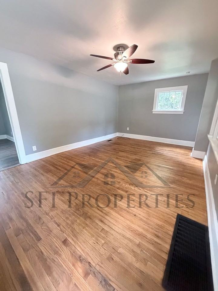 1801 S Lincoln Ave - Photo 2 of 17