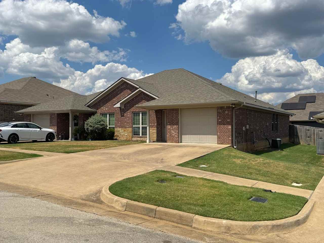 328 Princess Pl - Photo 2 of 31