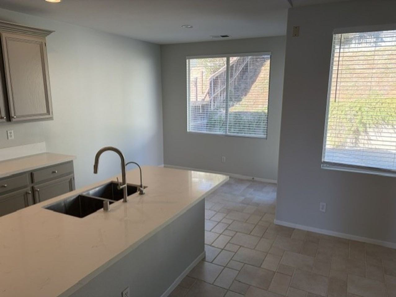 37771 Spruce Ct - Photo 6 of 16