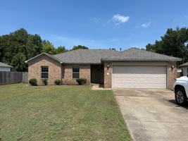 featured image of 32 Thunderbird Dr