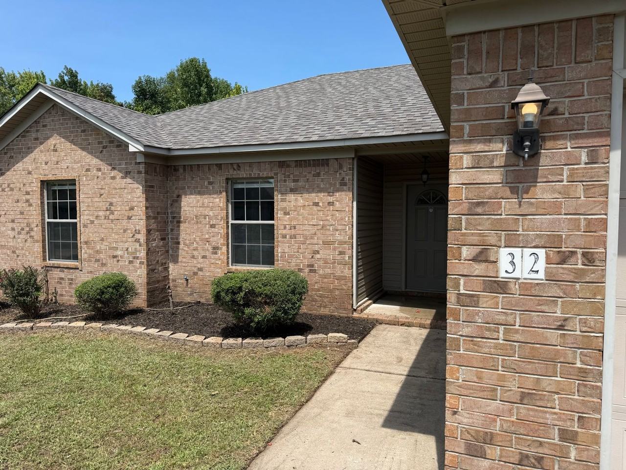 32 Thunderbird Dr - Photo 2 of 19