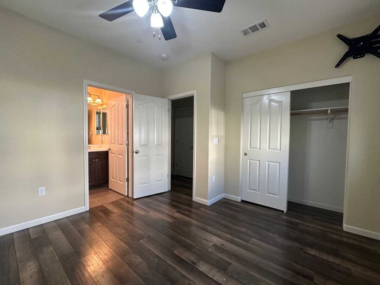 3059 Manuel St - Photo 7 of 17