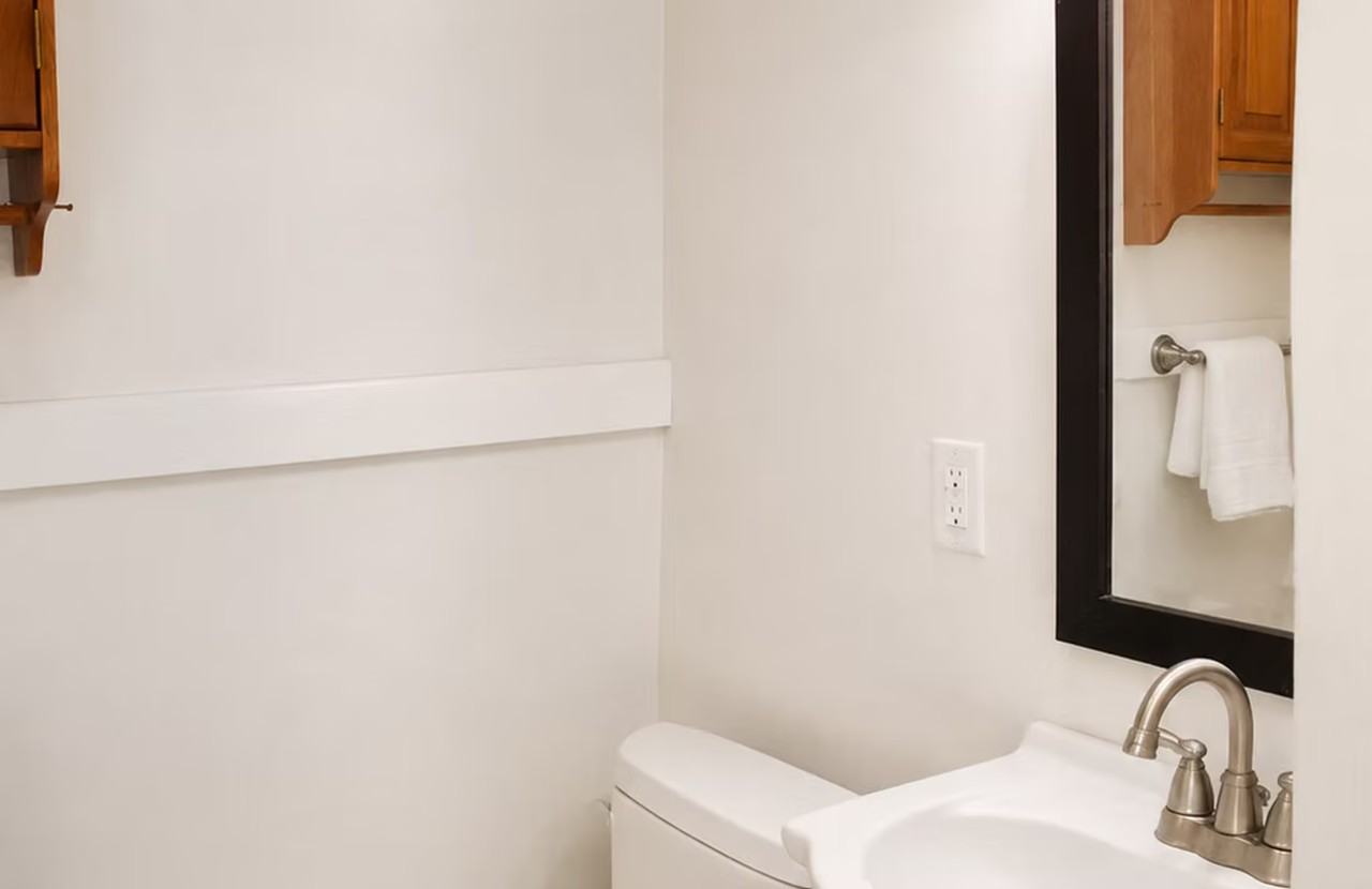 111 Chestnut St - Photo 2 of 9