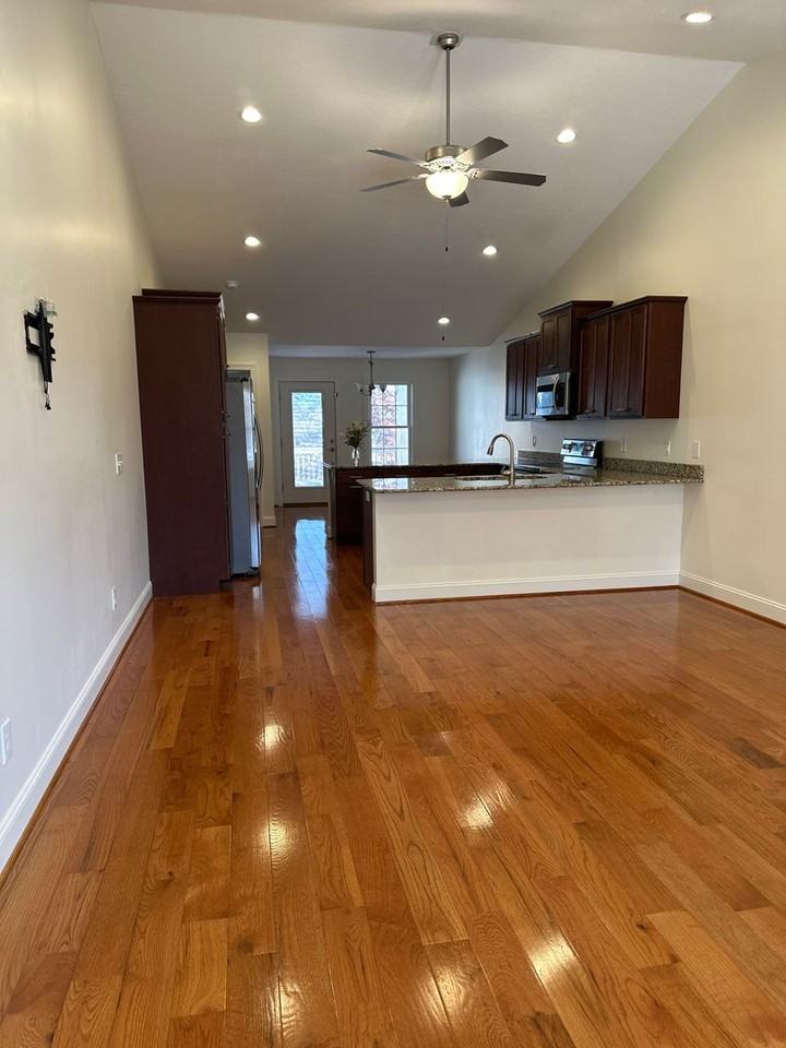 170 Justin Ln - Photo 2 of 21