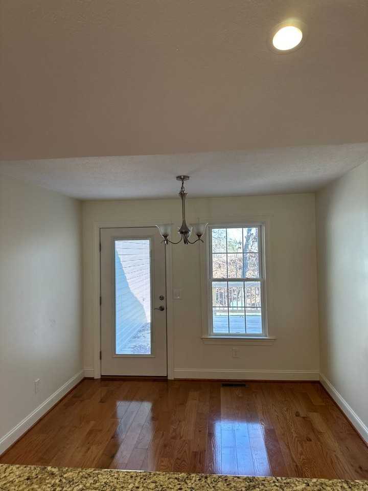 170 Justin Ln - Photo 5 of 21