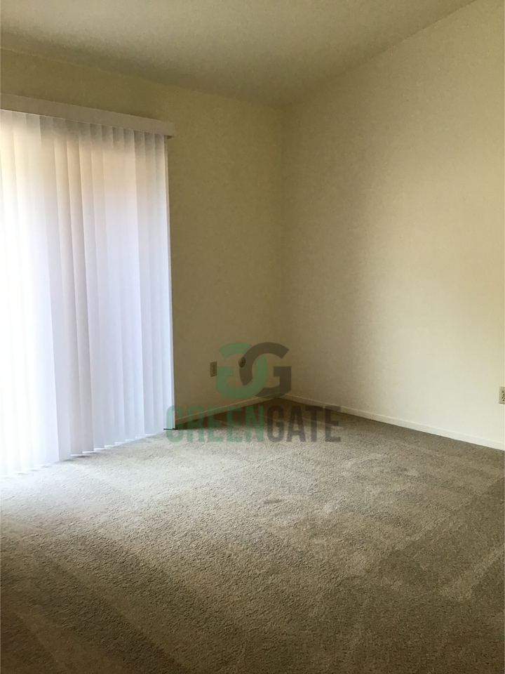 941 Claremont Ct - Photo 2 of 27