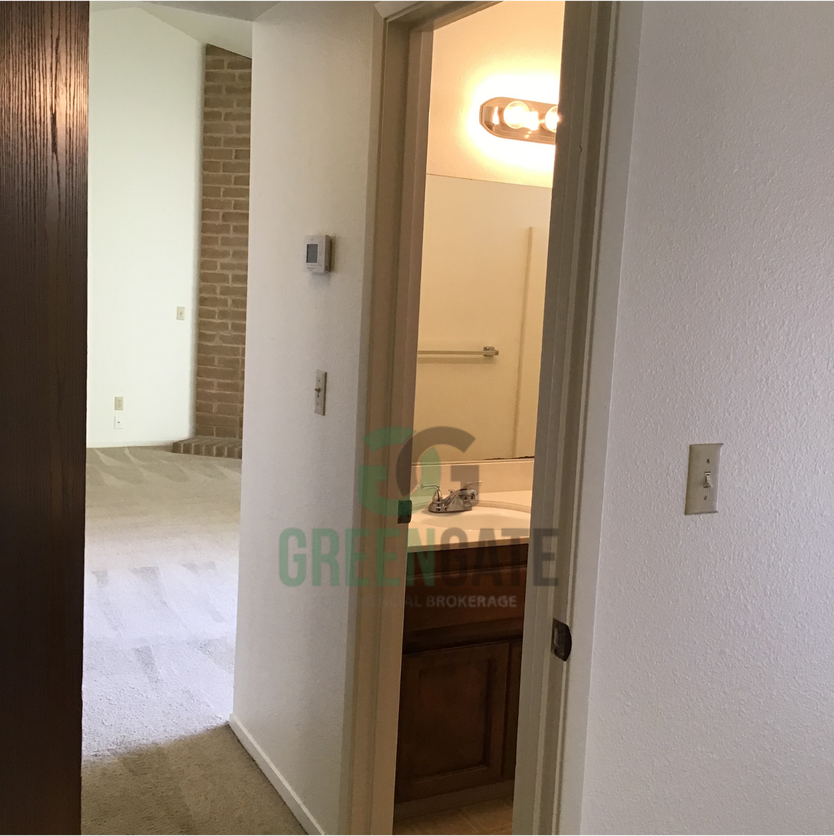 941 Claremont Ct - Photo 6 of 27