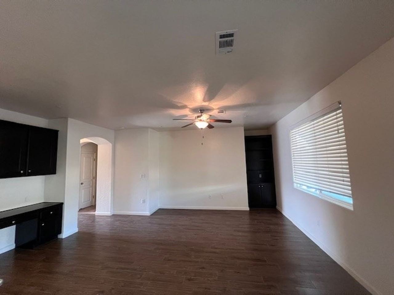 2468 Bay Hill Ave - Photo 4 of 17