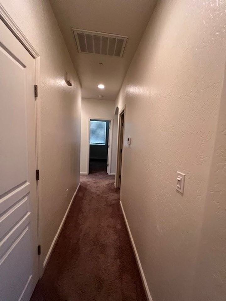 2468 Bay Hill Ave - Photo 5 of 17