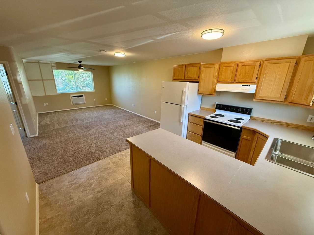 1308 Burrell Ave #8 - Photo 4 of 18