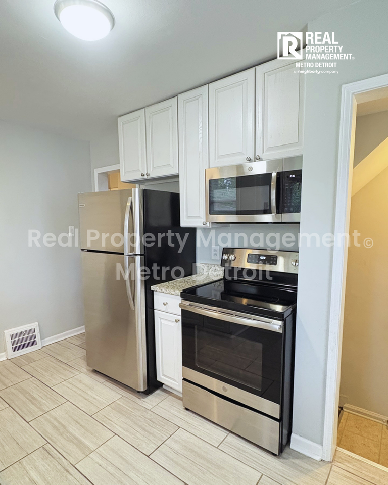 3912 Thomas Ave - Photo 7 of 22