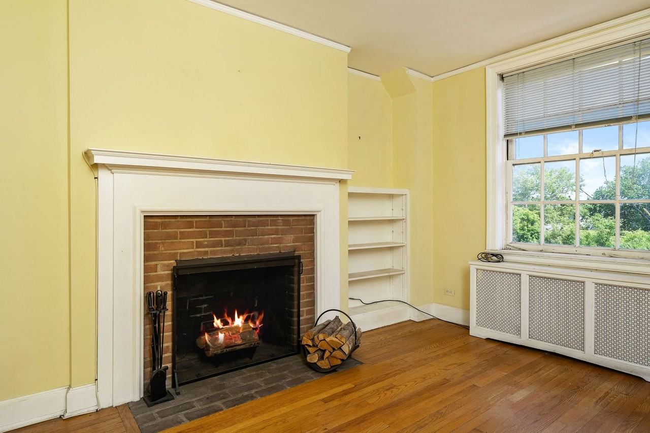 44 Nassau St - Photo 2 of 12