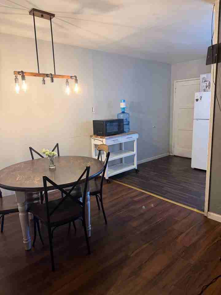 1119 Washburn Ave - Photo 3 of 5
