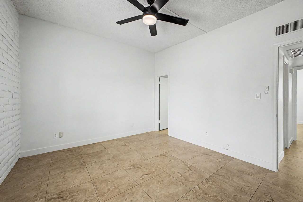 1297 W 5th St - Photo 7 of 29